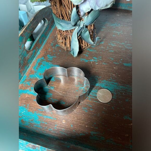 8 Various Shapes & Sizes Metal Cookie Cutters Set of 8 NWOT - Picture 5 of 8